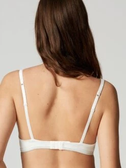 T-Shirt Schalen-BH NUAGE PUR Gemoldet Von Maison Lejaby 17 T-Shirt Schalen-BH NUAGE PUR Gemoldet Von Maison Lejaby -Amoena Verkaufs-Shop bh wei lilie 5535m nuage pur maison lejaby 2