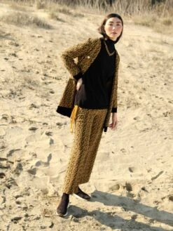 Lounge Set ZAFFERANO Mit Velourhose Schwarz-gelb Von Chiara Fiorini 6 Lounge Set ZAFFERANO Mit Velourhose Schwarz-gelb Von Chiara Fiorini -Amoena Verkaufs-Shop hausanzug kuschel baumwolle velour saffron nero cf1317 chiara fiorini 2