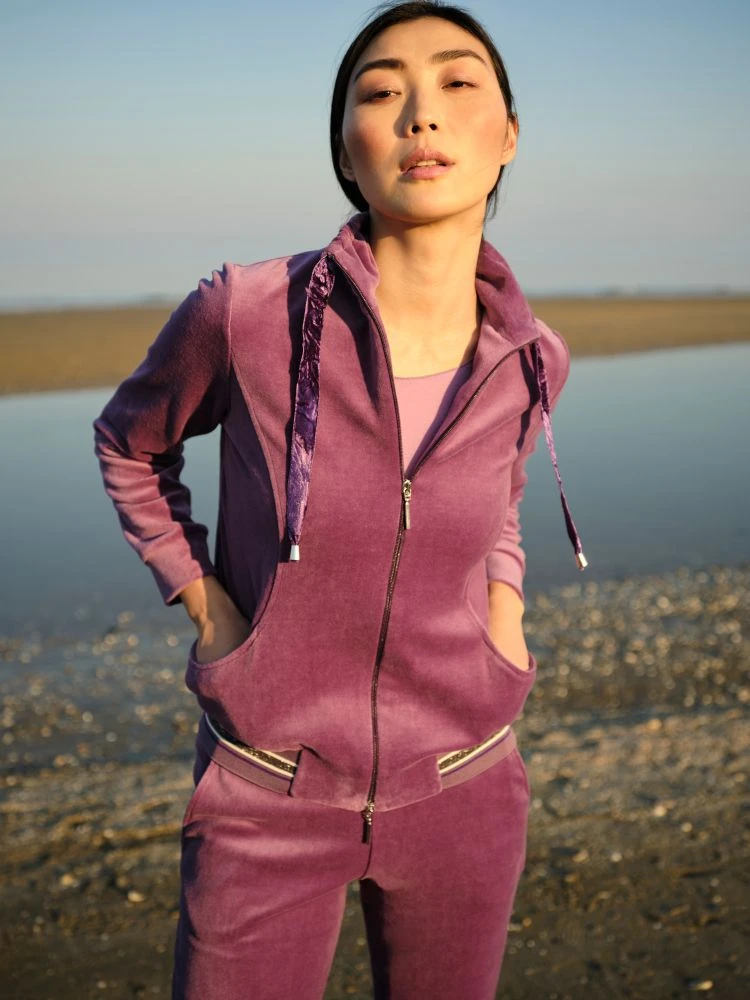 Hausanzug NICKI Mit Glitzer Zwei-teilig Von Chiara Fiorini 4 Hausanzug NICKI Mit Glitzer Zwei-teilig Von Chiara Fiorini – Bild 4