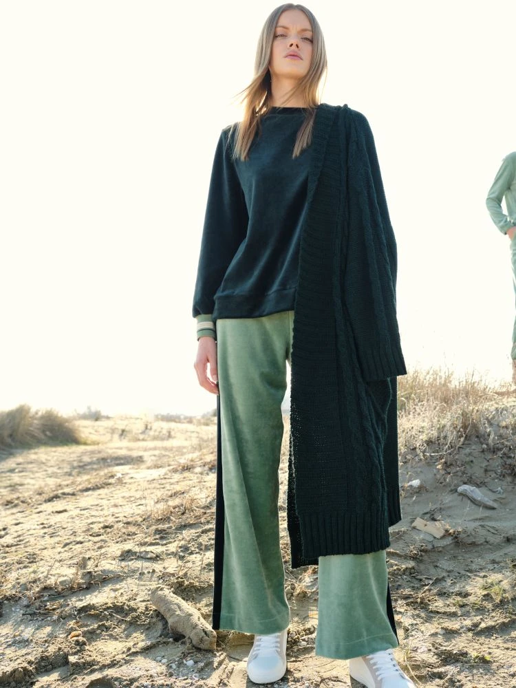 Freizeitanzug NICKI Samt Zweifarbig Grün Von Chiara Fiorini 3 Freizeitanzug NICKI Samt Zweifarbig Grün Von Chiara Fiorini – Bild 3