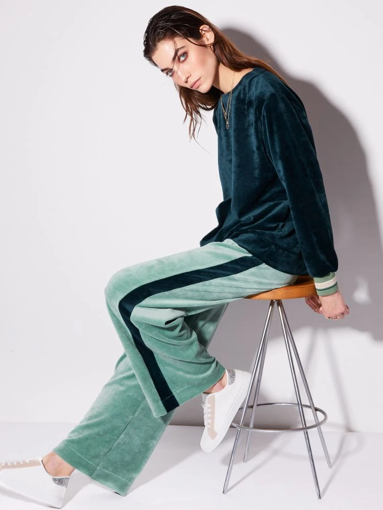 Freizeitanzug NICKI Samt Zweifarbig Grün Von Chiara Fiorini 2 Freizeitanzug NICKI Samt Zweifarbig Grün Von Chiara Fiorini – Bild 2