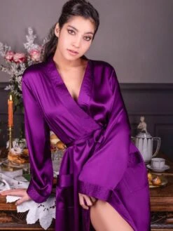 Seide Morgenmantel Lang NELIA Satin Marjolaine -Amoena Verkaufs-Shop morgenmantel lang nelia prune 4nel2201 marjolaine 1 1