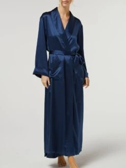 100% Seide Morgenmantel Lang GIGLIOLA Uni Von Vivis 11 100% Seide Morgenmantel Lang GIGLIOLA Uni Von Vivis -Amoena Verkaufs-Shop morgenmantel seide lang v00285 gigliola nachtblau vivis 3 6