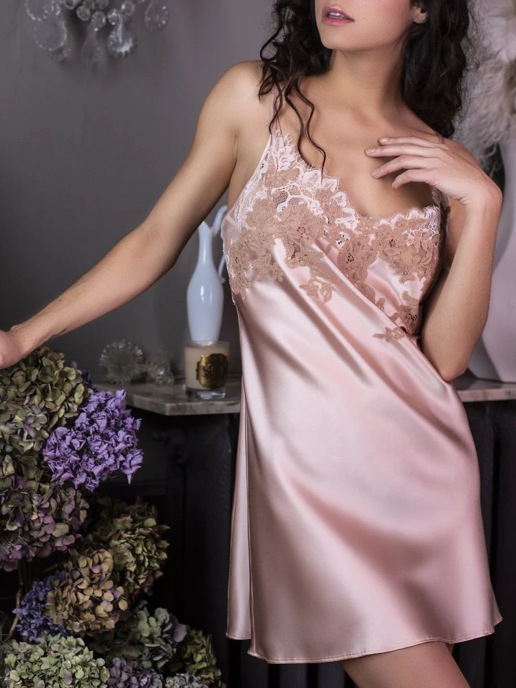 Stretchseide Nachthemd NINA Marjolaine Lingerie 5 Stretchseide Nachthemd NINA Marjolaine Lingerie – Bild 5