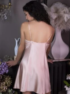 Stretchseide Nachthemd NINA Bunt Marjolaine 30 Stretchseide Nachthemd NINA Bunt Marjolaine -Amoena Verkaufs-Shop nachthemd nina boudoir nude 4nin0101 marjolaine 3