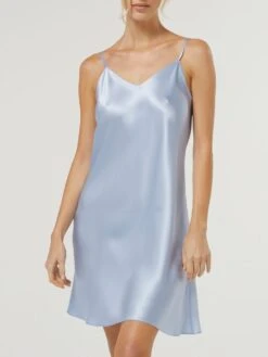 100% Seide Nachthemd CAROLINE Von Vivis -Amoena Verkaufs-Shop nachthemd seide caroline v00003 sky hellblau vivis 2