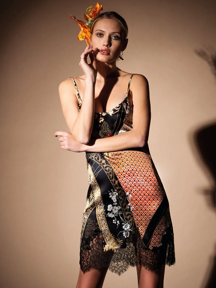 Seide Neglige CHRISTMAS CAPSULE Schwarz-gold Von Chiara Fiorini 2 Seide Neglige CHRISTMAS CAPSULE Schwarz-gold Von Chiara Fiorini – Bild 2