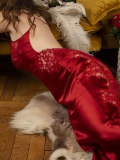 Stretchseide Neglige Lang NINA Mit Spitze Marjolaine -Amoena Verkaufs-Shop nachtkleid lang cerise rubis nude 4nin3001 marjolaine 6 1 1