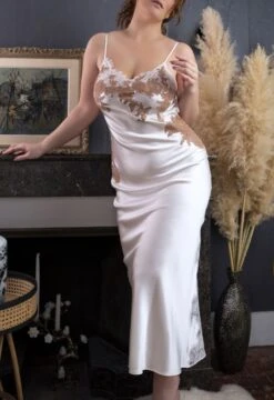 Stretchseide Neglige Lang NINA Marjolaine Lingerie -Amoena Verkaufs-Shop nachtkleid lang nina naturel nude 4nin3001 marjolaine 4