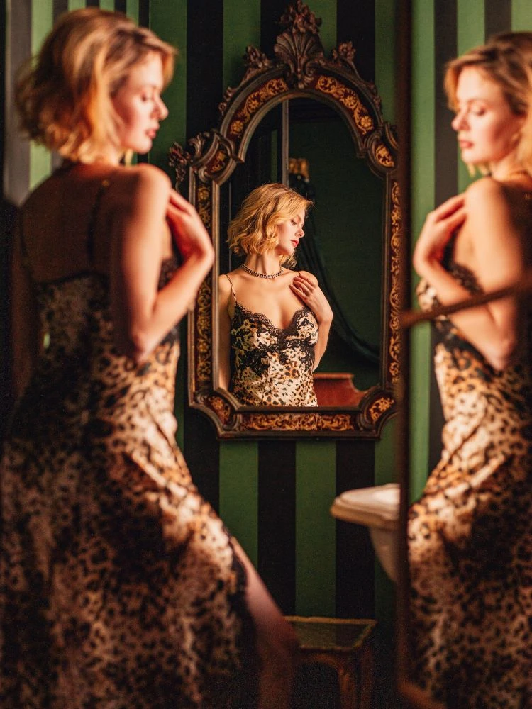 Langes Seidennegligé PUMA Mit Spitze Marjolaine 5 Langes Seidennegligé PUMA Mit Spitze Marjolaine – Bild 5