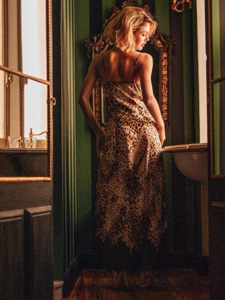 Langes Seidennegligé PUMA Mit Spitze Marjolaine 4 Langes Seidennegligé PUMA Mit Spitze Marjolaine – Bild 4