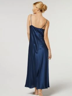 100% Seide Nachtkleid DORINE Von Vivis -Amoena Verkaufs-Shop nachtkleid seide lang dorine v00006 nachtblau vivis 2