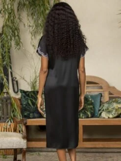 Stretchseide Nachtkleid REINE Mit Spitze Von Marjolaine -Amoena Verkaufs-Shop nachtkleid stretchseide 4rei3401 0004noir reine marjolaine 2