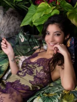 Seide Neglige NYMPHE No. 3 Kurz Mit Spitze Marjolaine 33 Seide Neglige NYMPHE No. 3 Kurz Mit Spitze Marjolaine -Amoena Verkaufs-Shop neglige nymphe kaki violet 4nym0103 marjolaine 8