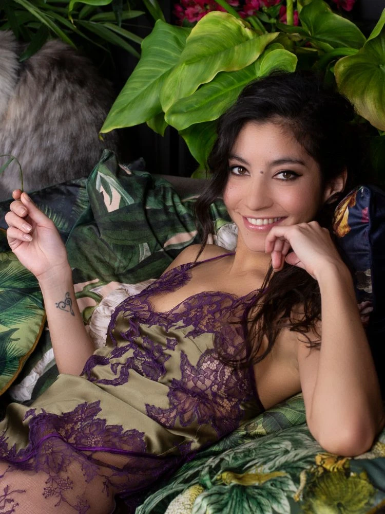 Seide Neglige NYMPHE No. 3 Kurz Mit Spitze Marjolaine 14 Seide Neglige NYMPHE No. 3 Kurz Mit Spitze Marjolaine – Bild 14