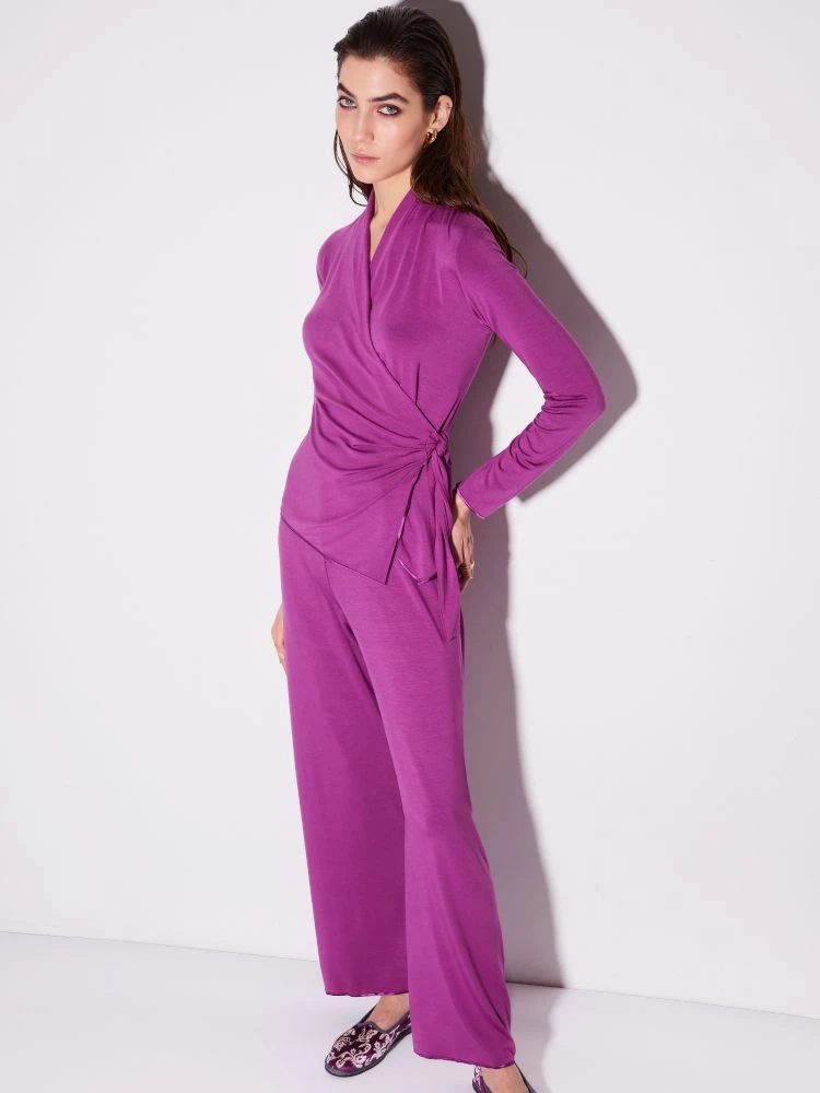 Modal Pyjama MOSTO Gewickelt In Beere Von Chiara Fiorini 2 Modal Pyjama MOSTO Gewickelt In Beere Von Chiara Fiorini – Bild 2