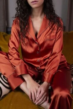 Seidenpyjama NOANE BICOLORE Von Marjolaine -Amoena Verkaufs-Shop pyjama noane bicolor brique ecorce 4noa5502 marjolaine 3