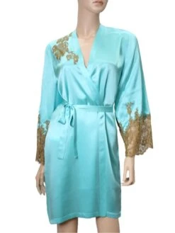 Seide Morgenmantel JARDIN Kurz Mit Spitze Marjolaine 8 Seide Morgenmantel JARDIN Kurz Mit Spitze Marjolaine -Amoena Verkaufs-Shop seide morgenmantel gletscherblau jardin 2002 marjolaine 2