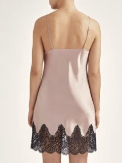 100% Seide Negligé TOI MON AMOUR Klassische Farben Von Aubade 32 100% Seide Negligé TOI MON AMOUR Klassische Farben Von Aubade -Amoena Verkaufs-Shop seide neglige qs40 sonate altrosa schwarz 3 toi moi amour aubade 4 1 1