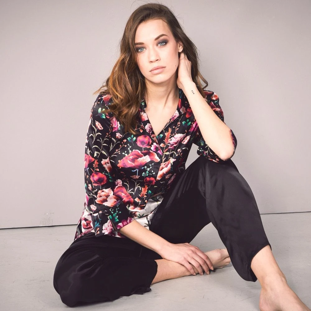 100% Seide Pyjama ROSES Von Eva B. Bitzer 3 100% Seide Pyjama ROSES Von Eva B. Bitzer – Bild 3