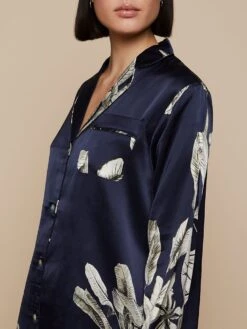 100% Seide Schlafanzug Elisabetha In ELEPHANT GARDEN Nachtblau Von Radice -Amoena Verkaufs-Shop seidenpyjama elisabetha elephant garden 11204 radice 4