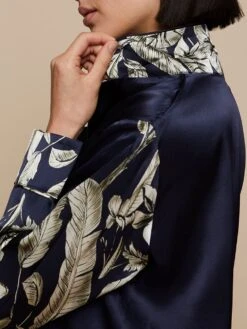 100% Seide Schlafanzug Elisabetha In ELEPHANT GARDEN Nachtblau Von Radice -Amoena Verkaufs-Shop seidenpyjama elisabetha elephant garden 11204 radice 5