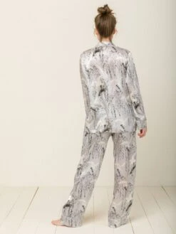 100% Seide Schlafanzug Elisabetha In JAPANESE GARDEN Von Radice -Amoena Verkaufs-Shop seidenpyjama elisabetha japanese garden radice 3 1